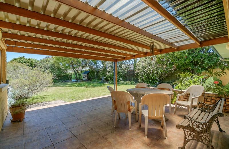 4 Bedroom Property for Sale in Meadowridge Western Cape